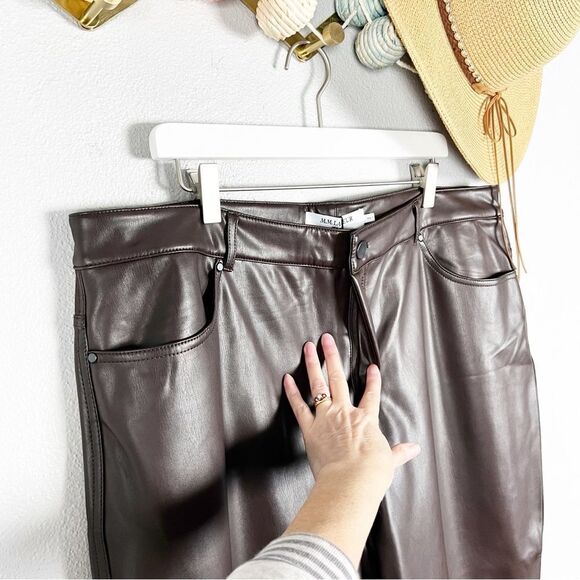NWT M.M Lafleur The Archie Pant Vegan Leather Cropped Bootcut Brown Size 18 - Picture 3 of 9